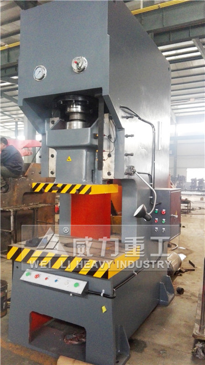 液壓型125噸沖床可調節(jié)壓力