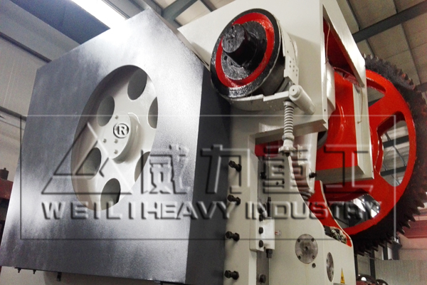 160噸深喉沖床組成細節(jié)